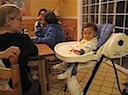 Cantando durante la cena
